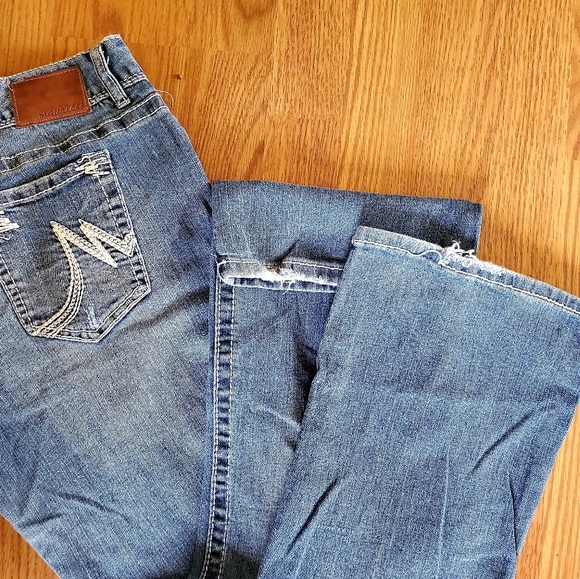 Maurices Jeans sz 11/12 - Picture 3 of 4